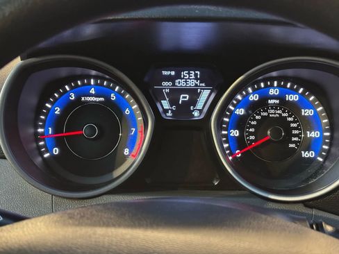 Used 2012 Hyundai Elantra GLS FWD image 29