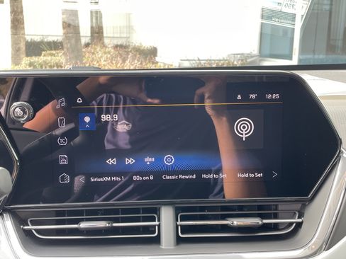 New 2025 Chevrolet Trax LT w/ Driver Confidence Package image 44