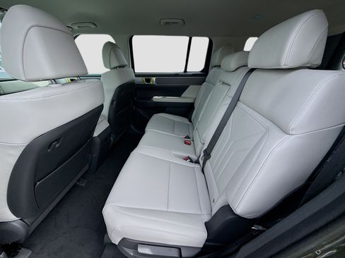 New 2026 Hyundai Santa Fe SEL FWD image 17