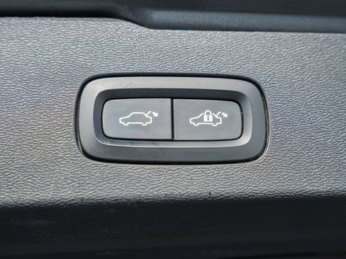 Used 2021 Volvo V60 T5 Cross Country w/ Protection Package image 11