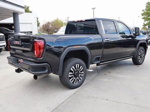 Used 2021 GMC Sierra 3500 Denali w/ Denali Black Diamond Edition image 6