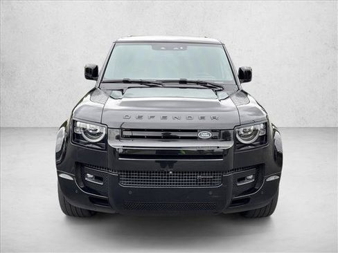Used 2023 Land Rover Defender 130 X-Dynamic SE AWD/4WD image 2
