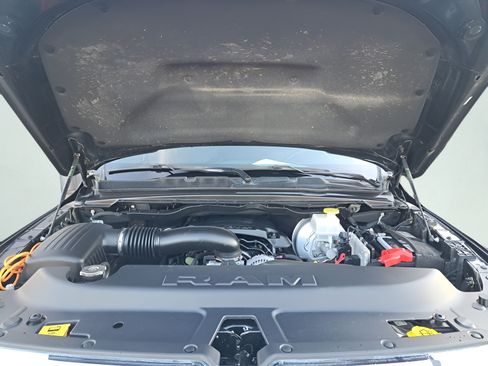 Used 2022 RAM 1500 Limited w/ Body-Colour Bumper Group AWD/4WD image 27
