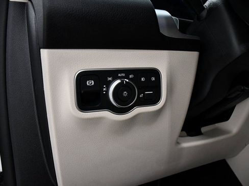 Certified 2022 Mercedes-Benz GLB 250 4MATIC image 11