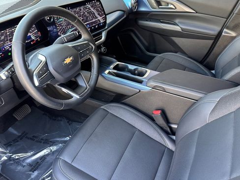 Used 2025 Chevrolet Equinox EV LT w/ Convenience Package FWD image 11