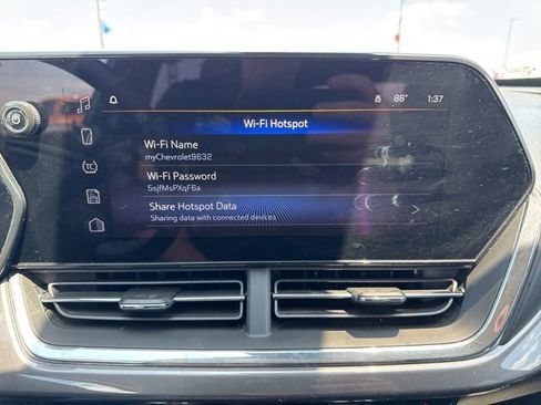 Used 2025 Chevrolet Trax ACTIV FWD image 25