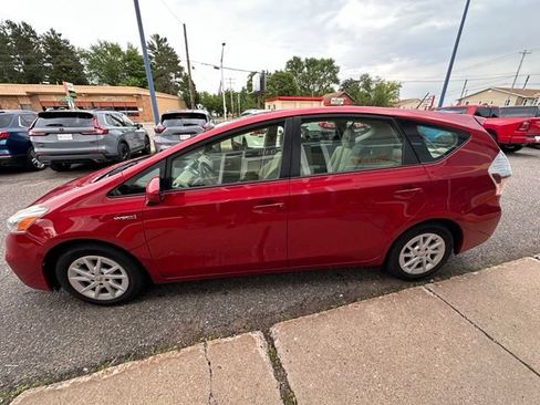 Used 2014 Toyota Prius V Three FWD image 4