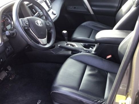 Used 2014 Toyota RAV4 Limited image 6