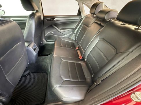 Used 2017 Volkswagen Passat 1.8T R-Line w/ R-Line Lighting Package image 22