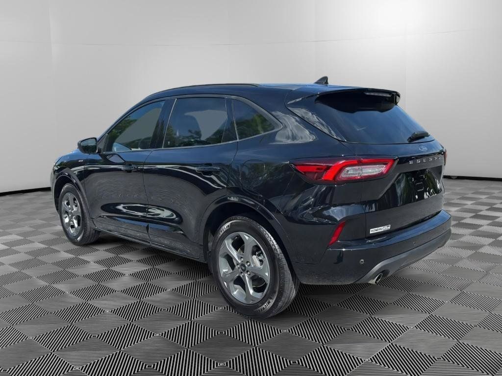 Used 2023 Ford Escape ST-Line w/ Tech Pack #1 AWD/4WD image 3