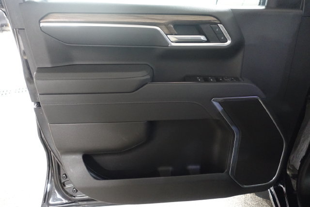 Used 2026 Chevrolet Silverado 1500 RST AWD/4WD image 9