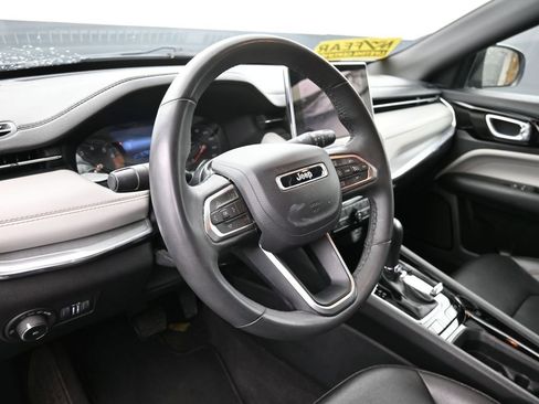 Used 2024 Jeep Compass Limited image 21