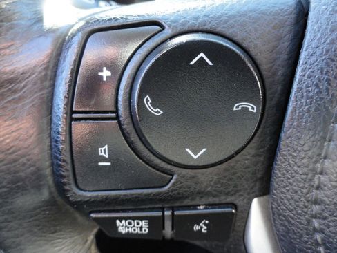 Used 2017 Toyota Corolla SE image 16