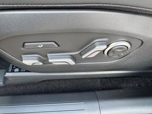 New 2026 Hyundai Ioniq 9 Limited AWD/4WD image 19