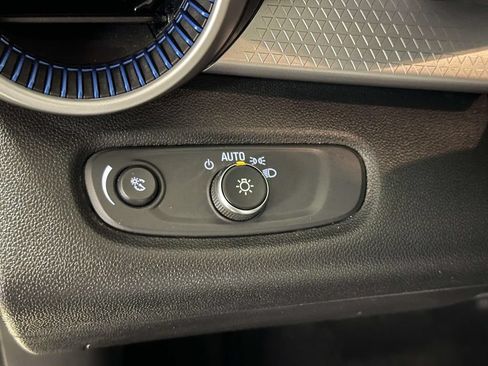 Used 2024 Chevrolet Trax LS w/ LS Convenience Package FWD image 18