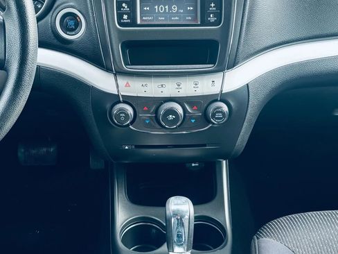 Used 2013 Dodge Journey SXT w/ Flexible Seating Group image 18