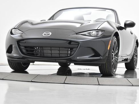 New 2026 MAZDA MX-5 Miata Grand Touring w/ Weather Package RWD image 16