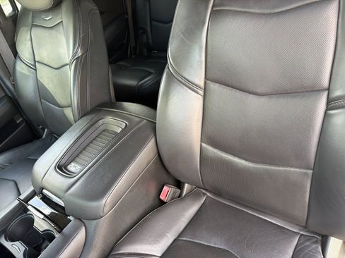 Used 2018 Cadillac Escalade Platinum AWD/4WD image 25