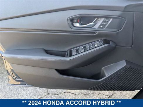 Used 2024 Honda Accord Touring image 10
