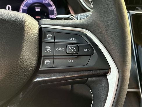 Certified 2023 Jeep Grand Cherokee Laredo w/ Luxury Tech Group I AWD/4WD image 25