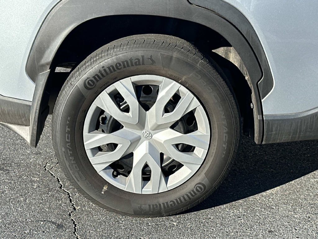Used 2022 Toyota Corolla Cross L FWD image 8