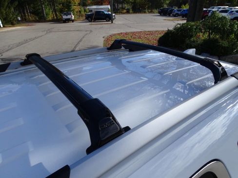 Used 2023 GMC Acadia SLE w/ Infotainment Package image 51