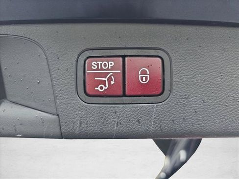 Used 2019 Mercedes-Benz GLC 300 4MATIC image 13