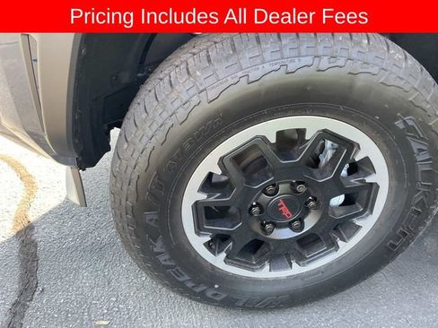 Used 2026 Toyota 4Runner TRD Off-Road Premium AWD/4WD image 2