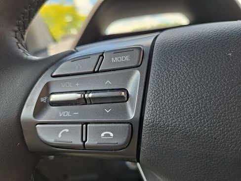 Used 2022 Hyundai Ioniq SE FWD image 13