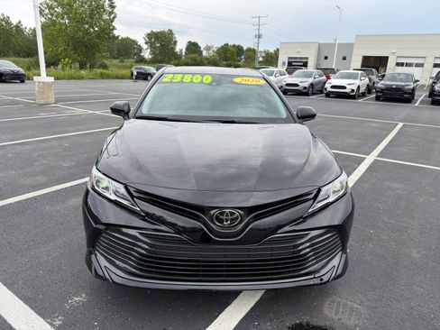 Used 2020 Toyota Camry LE AWD/4WD image 9