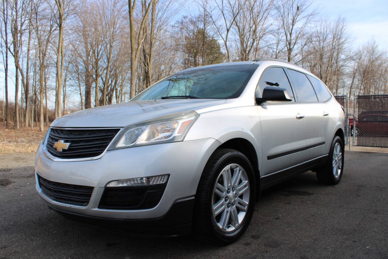 Used 2017 Chevrolet Traverse LS AWD/4WD image 33