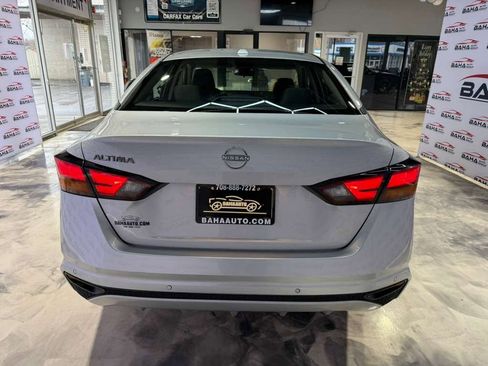 Used 2025 Nissan Altima 2.5 SV image 9