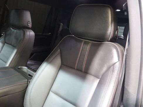 Used 2026 Chevrolet Suburban RST RWD image 38