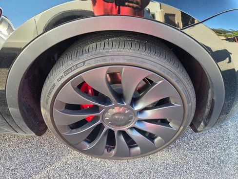 Used 2025 Tesla Model Y Performance AWD/4WD image 4