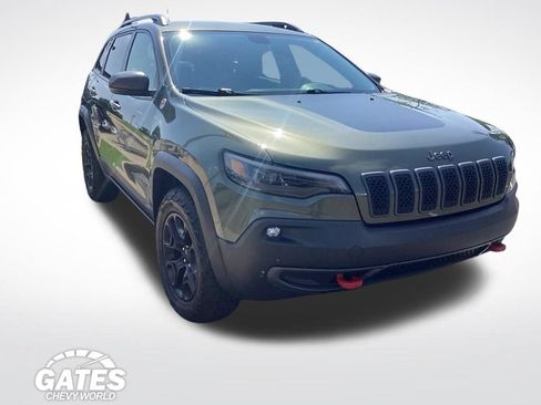 Used 2019 Jeep Cherokee Trailhawk w/ Cold Weather Group AWD/4WD image 1