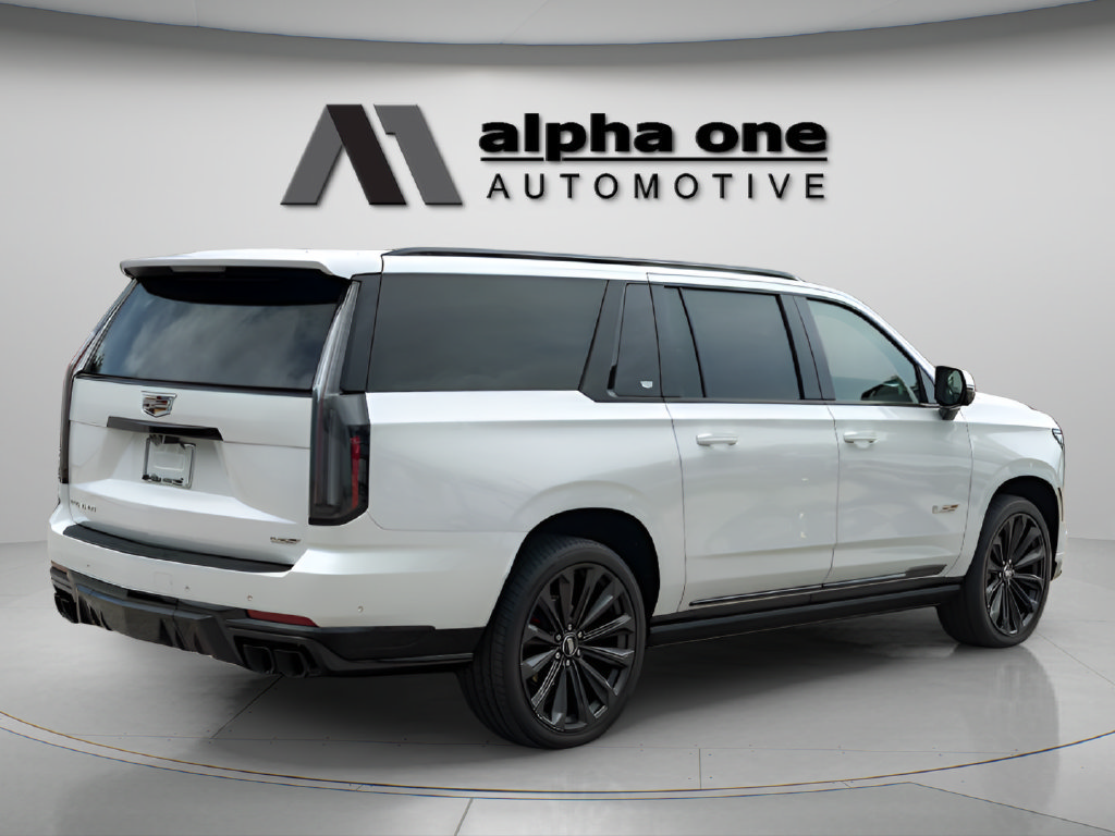 Used 2025 Cadillac Escalade ESV V AWD/4WD image 9