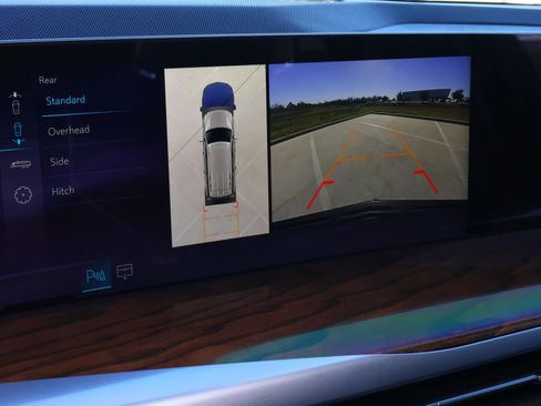 Used 2025 Cadillac Escalade Premium Luxury Platinum image 36