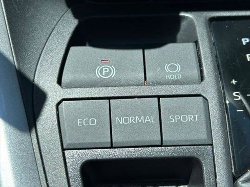Certified 2025 Toyota RAV4 XLE FWD image 26