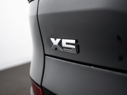 Used 2025 BMW X5 M60i AWD/4WD image 24