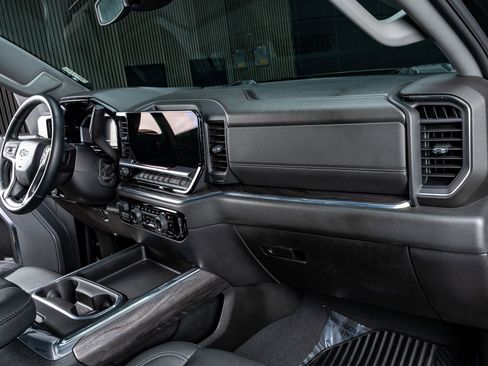 Used 2024 Chevrolet Silverado 2500 LTZ w/ LTZ Plus Package image 18