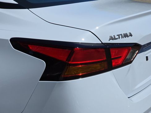 New 2025 Nissan Altima 2.5 SR w/ SR Premium Package image 34