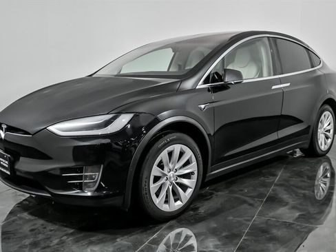 Used 2018 Tesla Model X 100D image 5