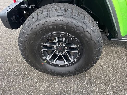 New 2025 Jeep Wrangler Unlimited Rubicon image 14