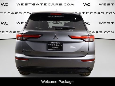 Used 2024 Mitsubishi Outlander SE Black Edition image 4