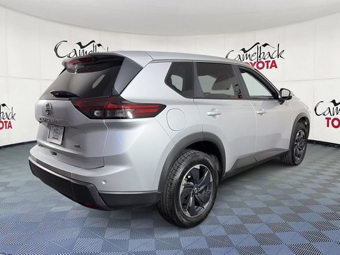 Used 2025 Nissan Rogue SV AWD/4WD image 8