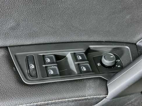 Used 2023 Volkswagen Tiguan S FWD image 15
