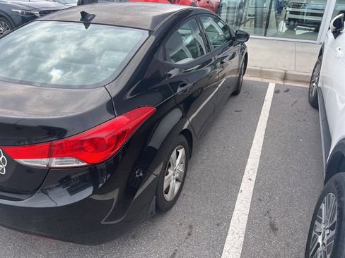 Used 2013 Hyundai Elantra GLS w/ Preferred Pkg image 3