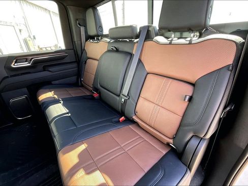 Used 2024 Chevrolet Silverado 2500 High Country w/ High Country Premium Package image 35