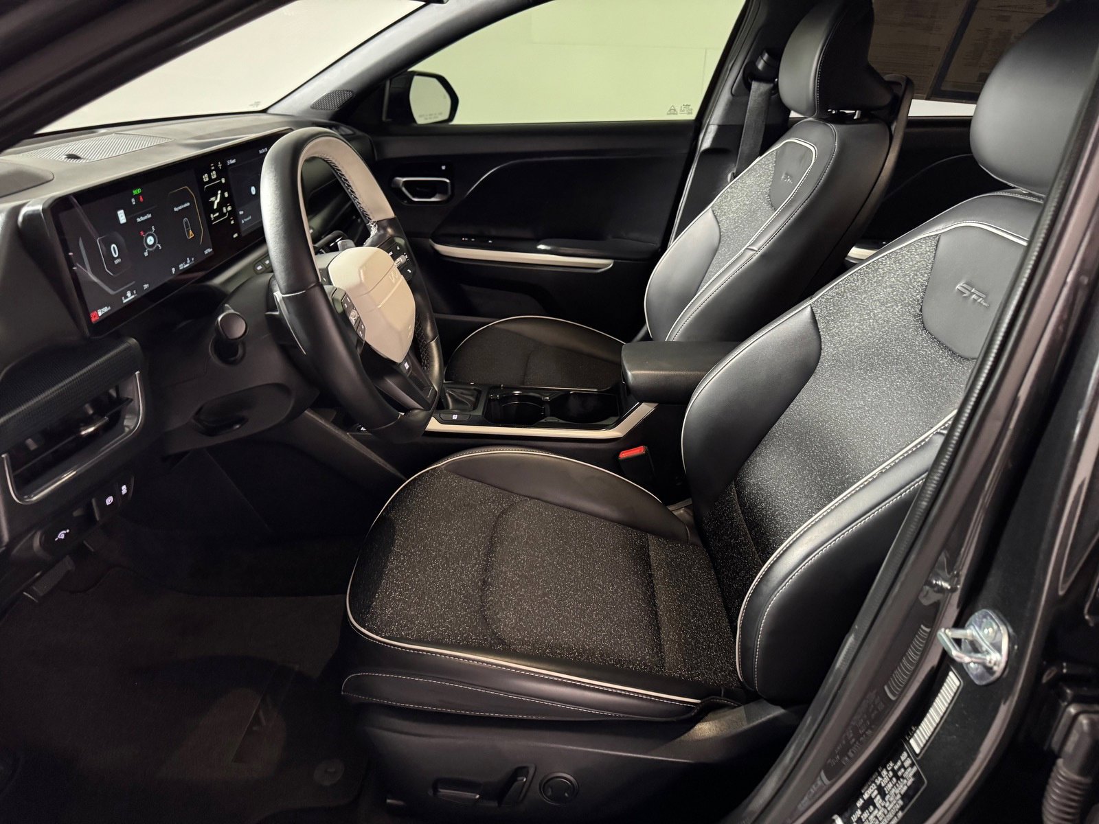 Used 2025 Kia K4 GT-Line w/ GT-Line Sunroof Package FWD image 14