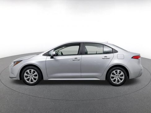 Used 2025 Toyota Corolla LE FWD image 4